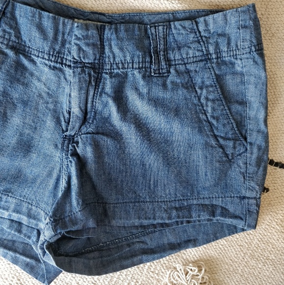 4/$15 Old Navy Blue Chambray Denim Shorts 2 - Picture 2 of 8